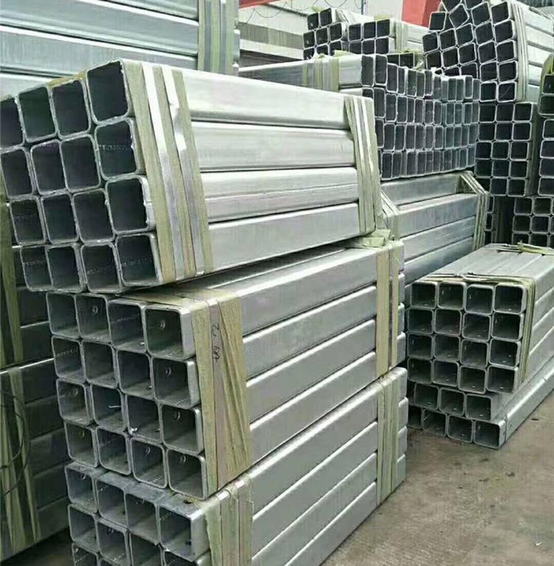 ���m������B